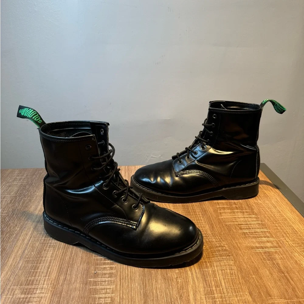Black Leather Combat Boots - Classic Lace-Up Men's Boots